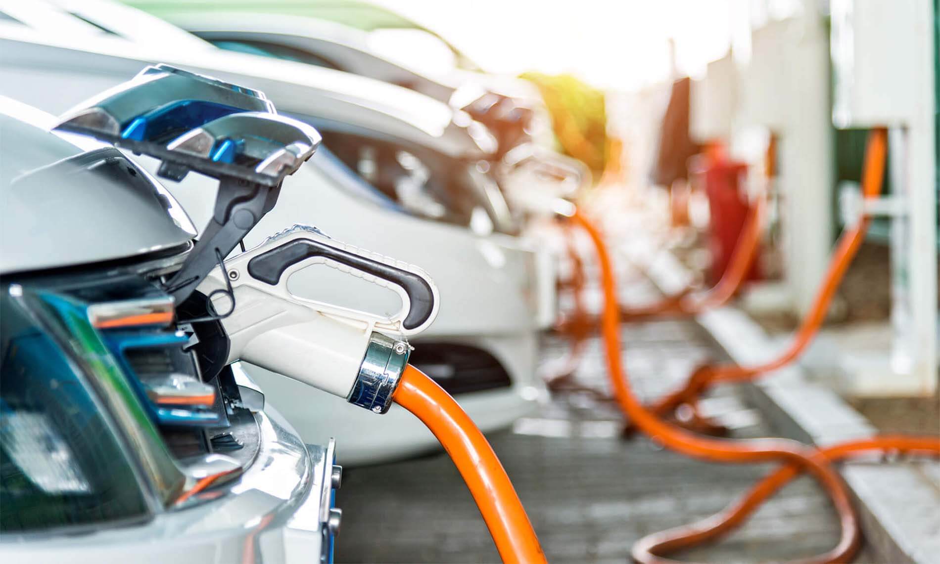 Driving Demand Charging Up The Job Market The Benefits Of Decarbonized Transportation Center 2585